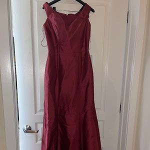 Trumpet Off-Shoulder Bridesmaid Dress